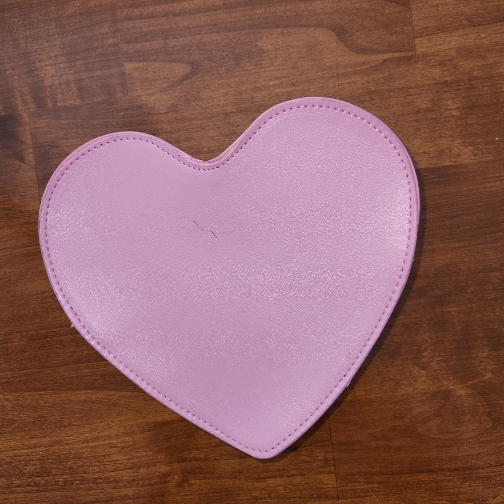 Juicy Couture Heart Pouch - Picture 2 of 4